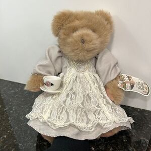 Avon Hat Box Teddy Victoria Plush 12" Teacup Bear
